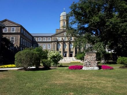 达尔豪斯大学——始建于1818年 , 拥大西洋地区最大图书馆系统