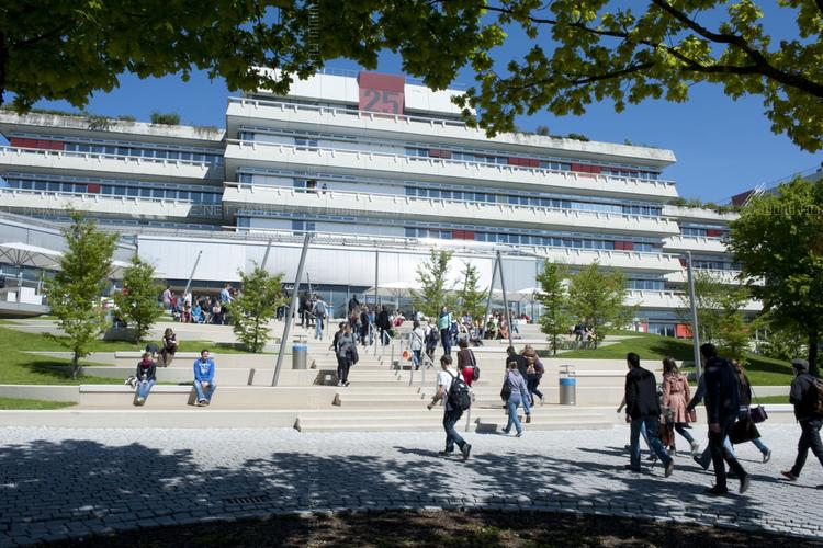 乌尔姆大学——成立于1967年，是巴登-符腾堡州最年轻的大学