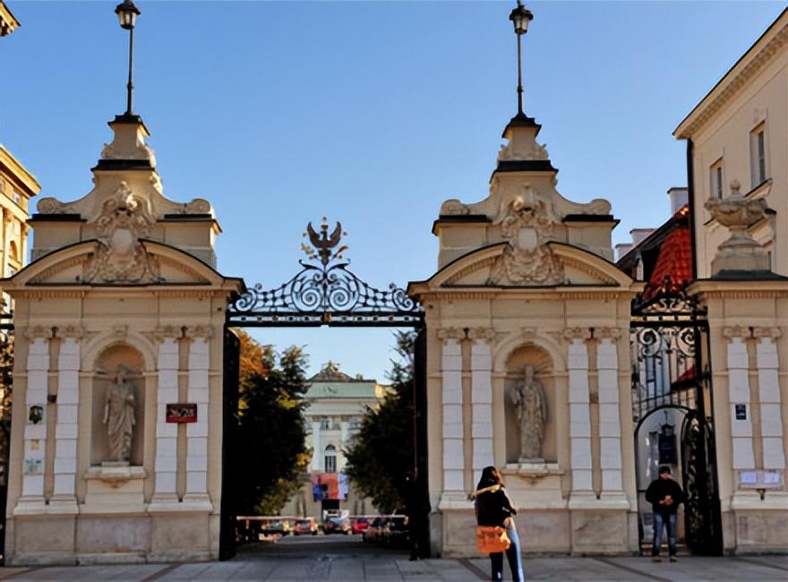 华沙大学——世界三百强名校以及波兰规模最大的高等学府
