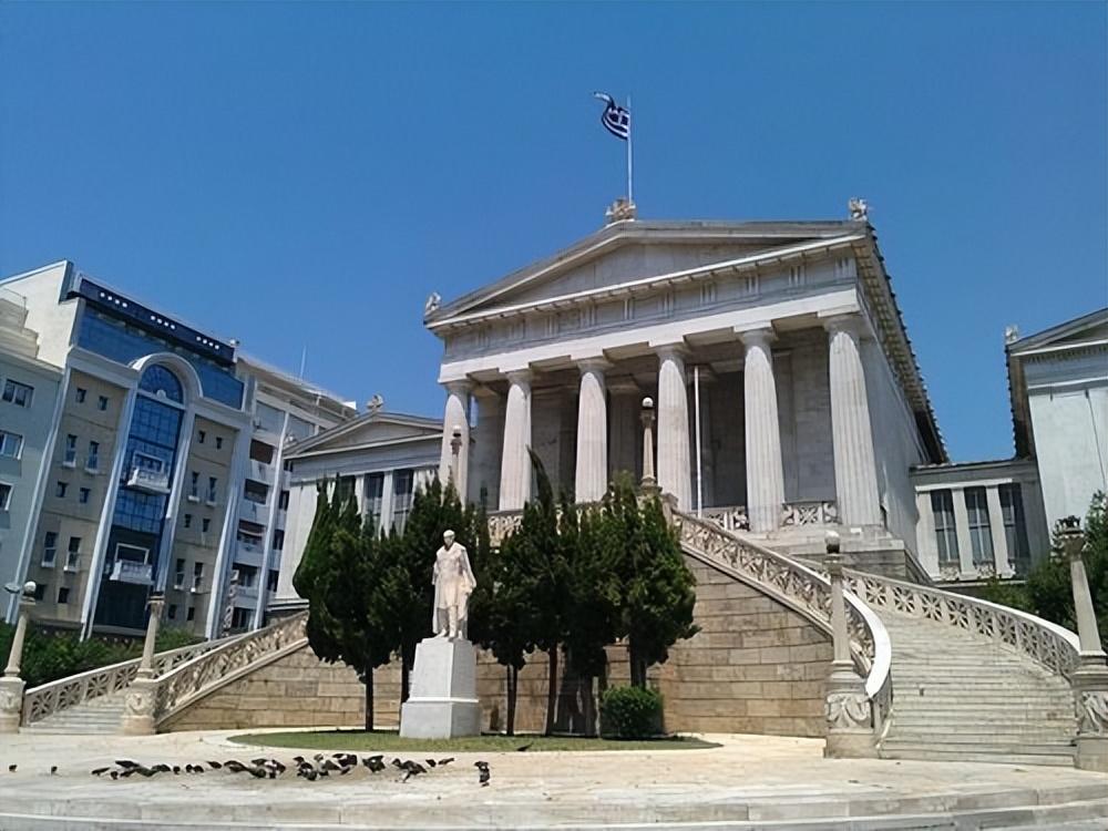 塞萨洛尼基亚里士多德大学——大学占地23公顷，是希腊最大的大学