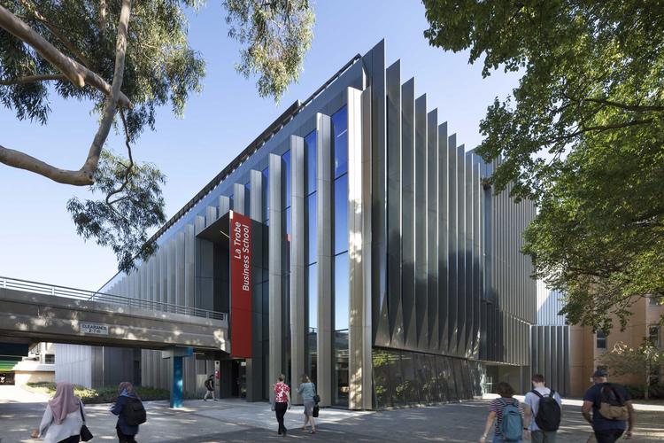 乐卓博大学——始建于1964年，是澳大利亚最受推崇的大学之一